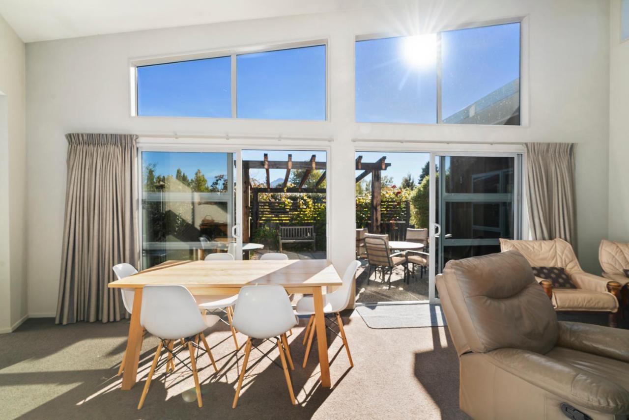 Hikuwai Family Retreat - Town Holiday home *