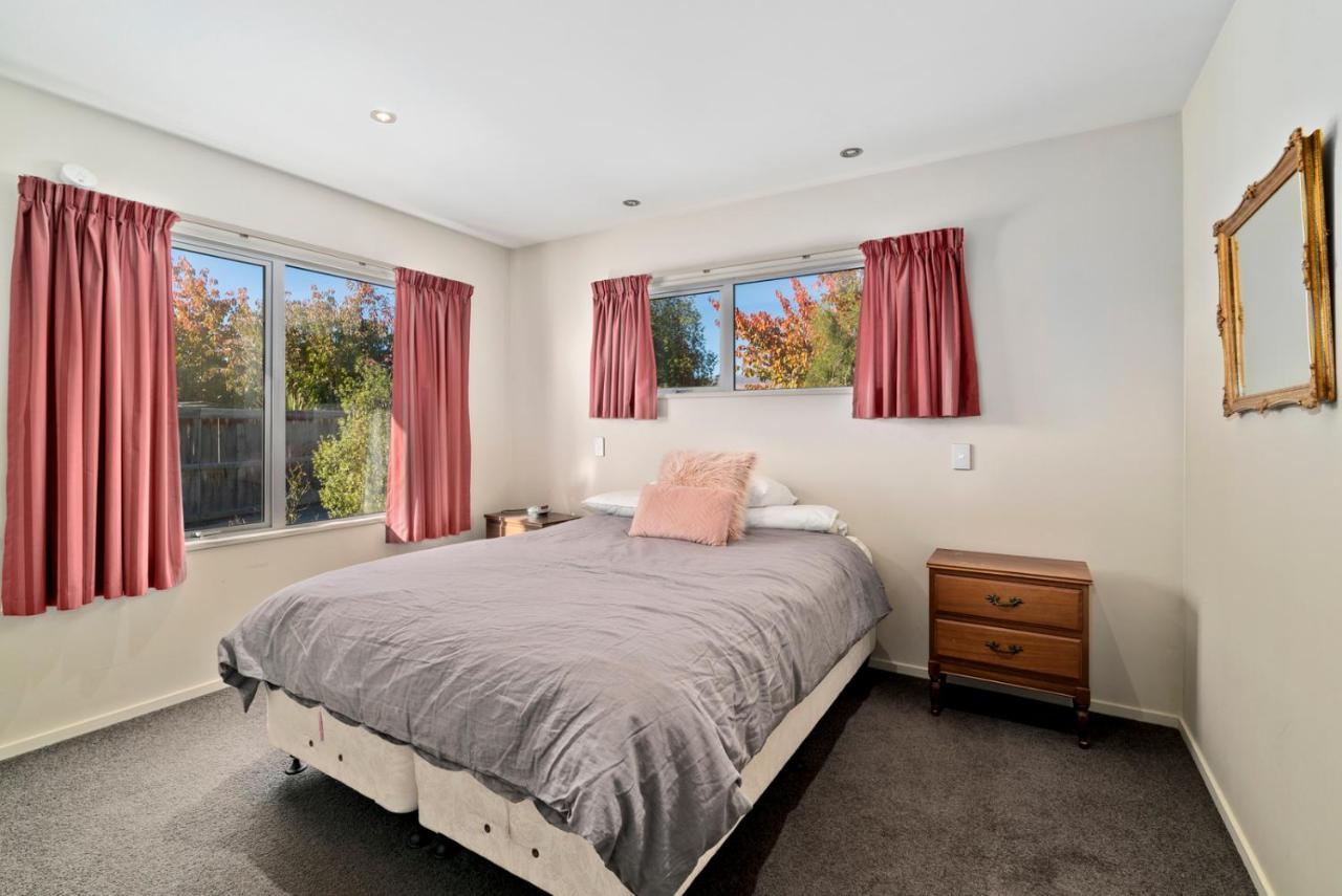 Hikuwai Family Retreat - Town Holiday home