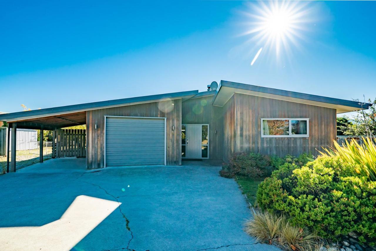 Hikuwai Family Retreat - Town *