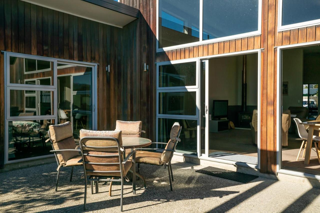 Hikuwai Family Retreat - Town Holiday home