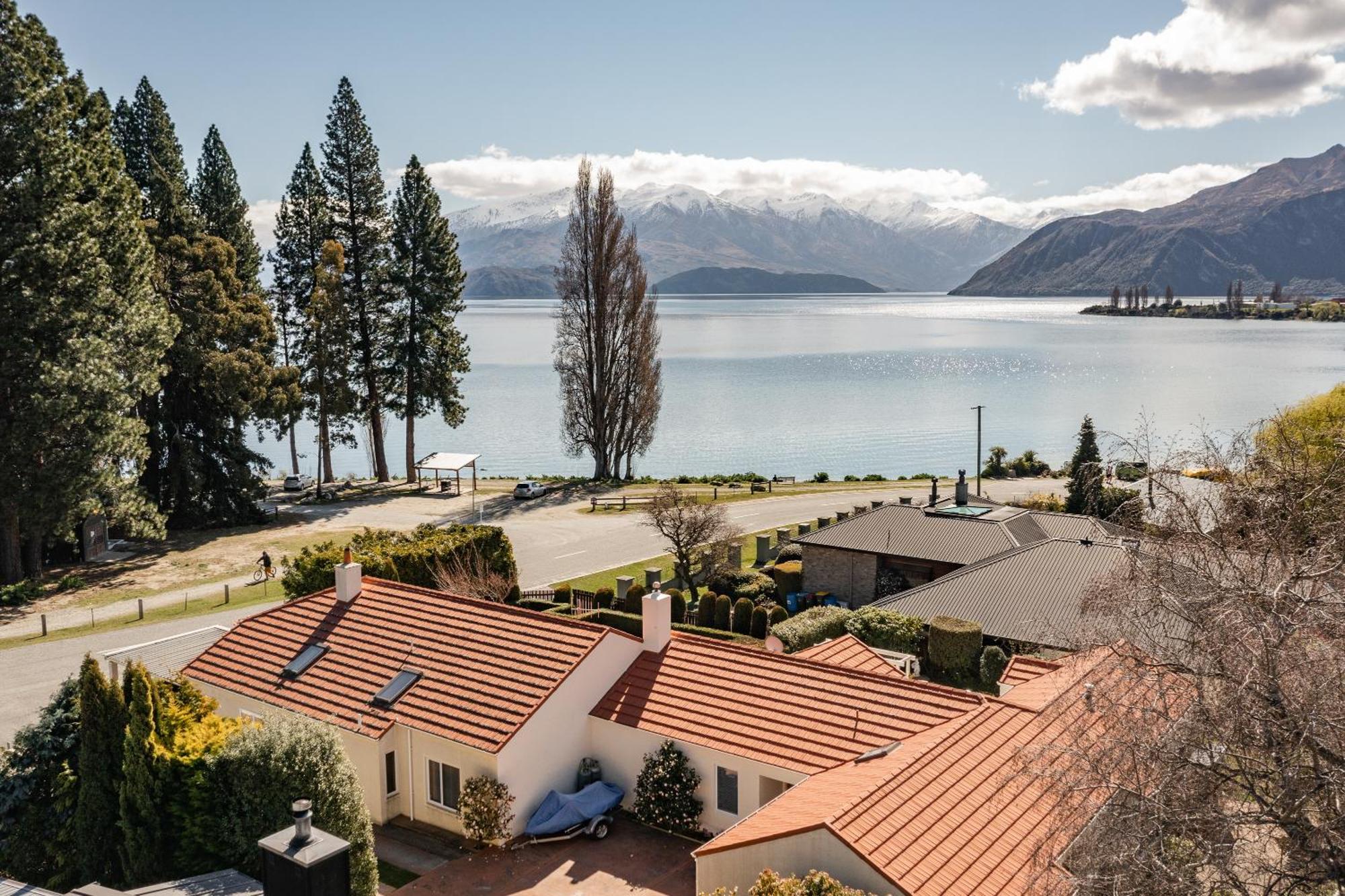 Lakeside * Wanaka