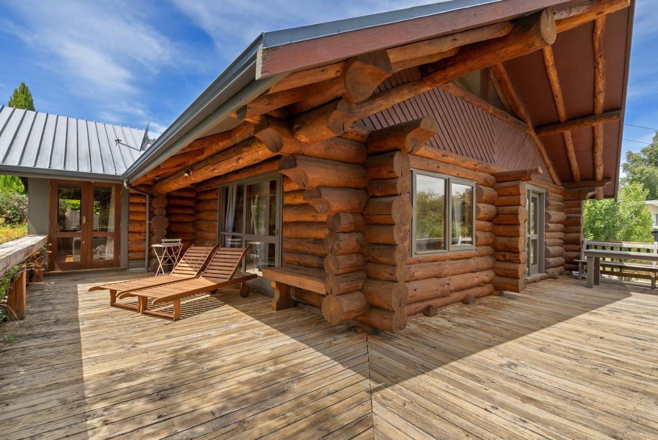 The Log House * Wanaka