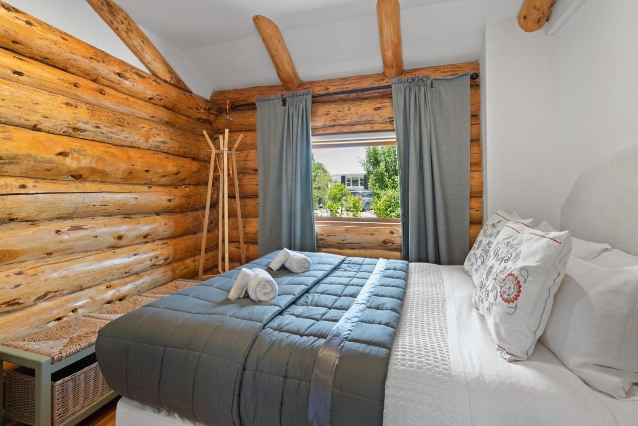 The Log House Holiday home