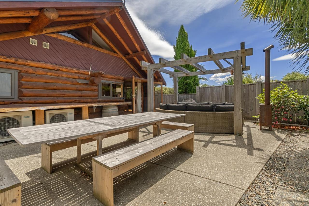 The Log House Holiday home