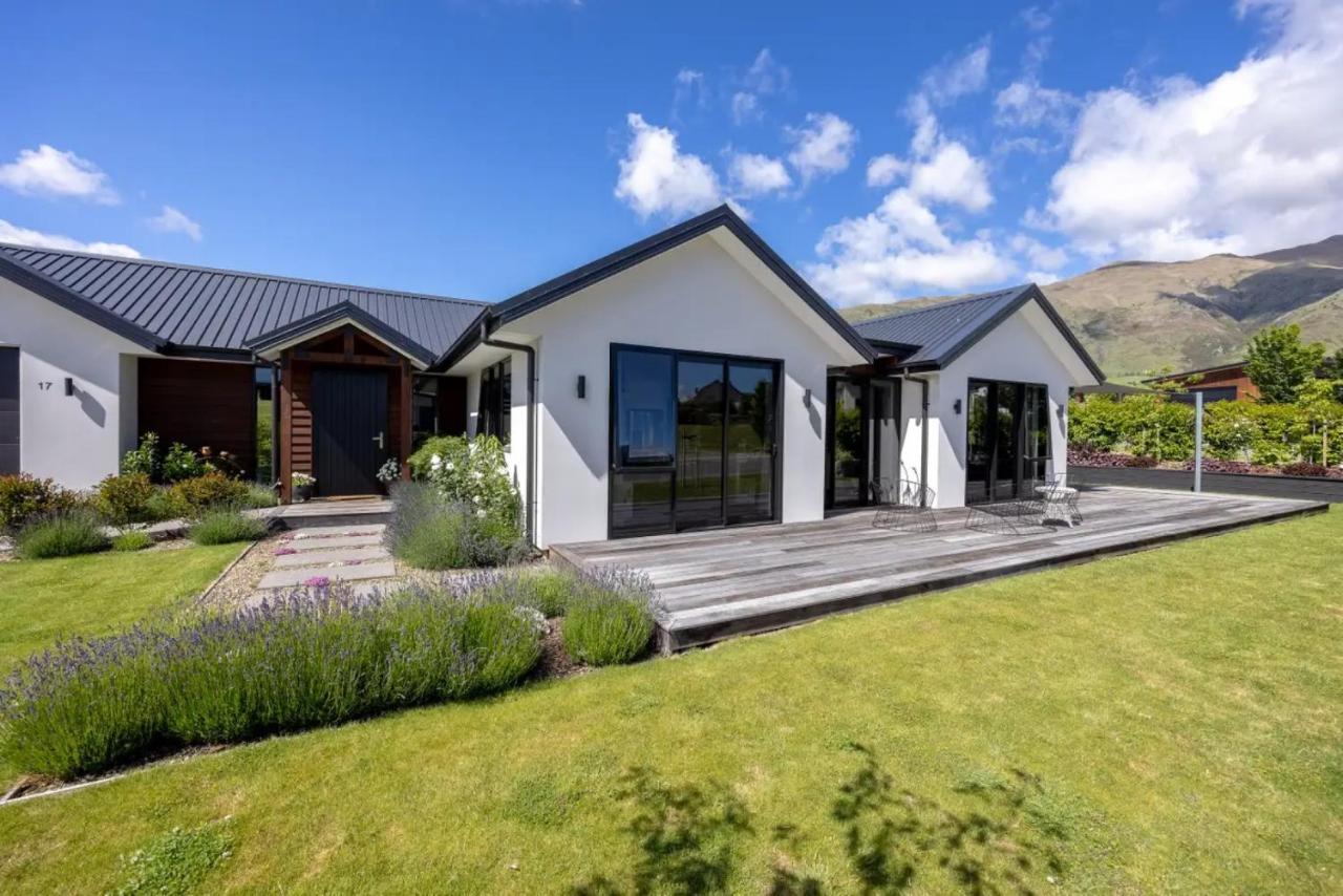 Wanaka's Oasis Escape Holiday home
