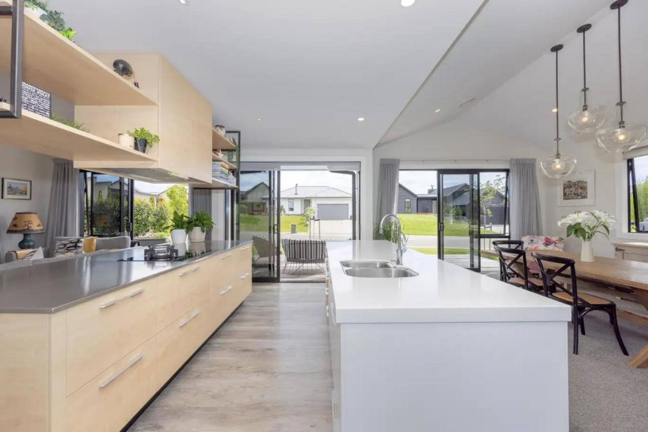 Wanaka's Oasis Escape Holiday home Wanaka