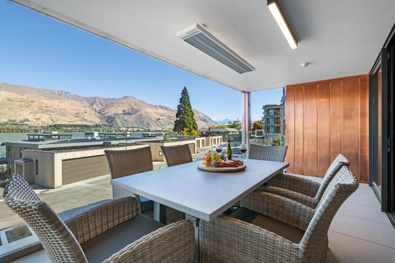 Winona Of - Luxury Lakefront Apartment