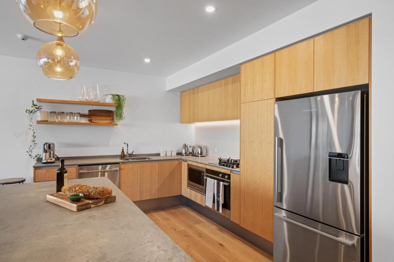 Winona Of - Luxury Lakefront Apartment Wanaka