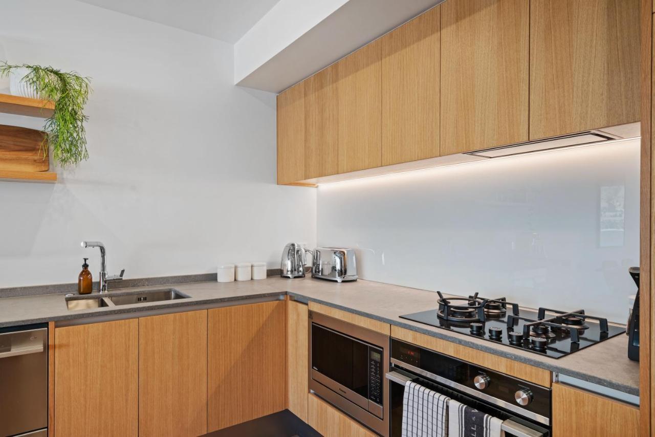 Winona Of - Luxury Lakefront *