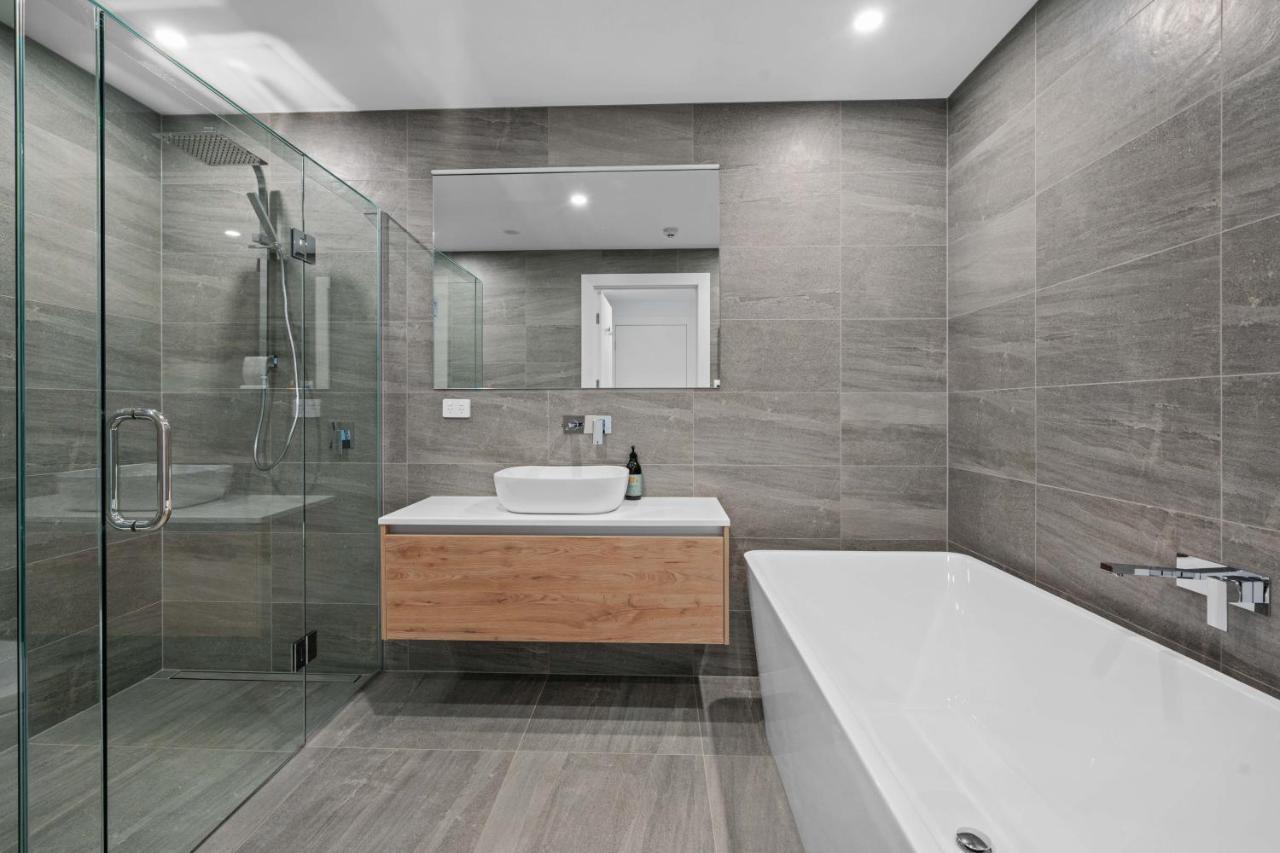 Winona Of - Luxury Lakefront Wanaka