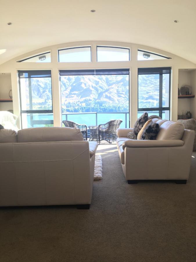 Luxury On Lakeside Apartment