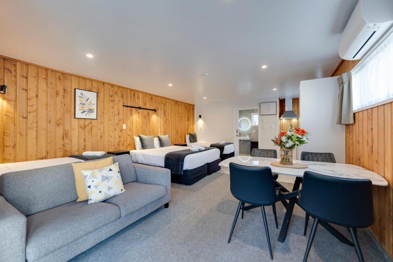 Motel Archway &