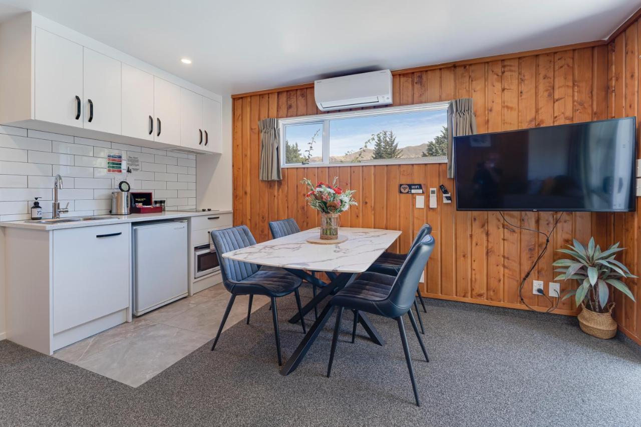 Motel Archway & 4*