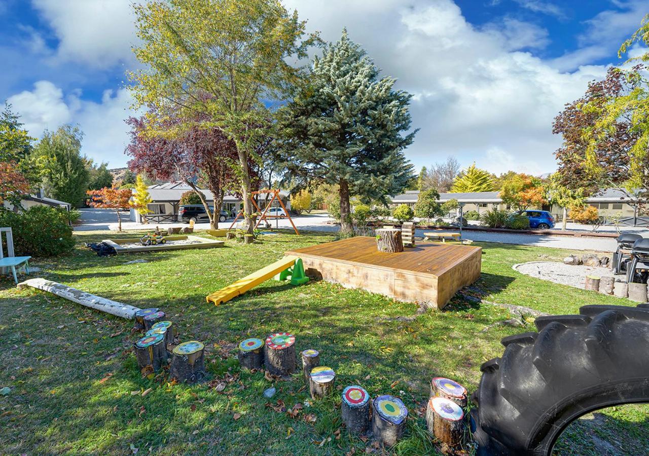 Archway & Motel Wanaka