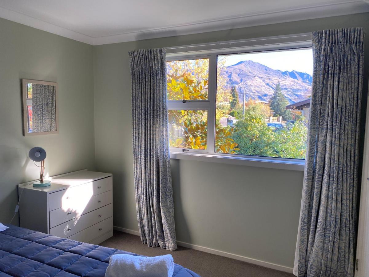 Amazing Aubrey, Walk To Bremner Bay * Wanaka