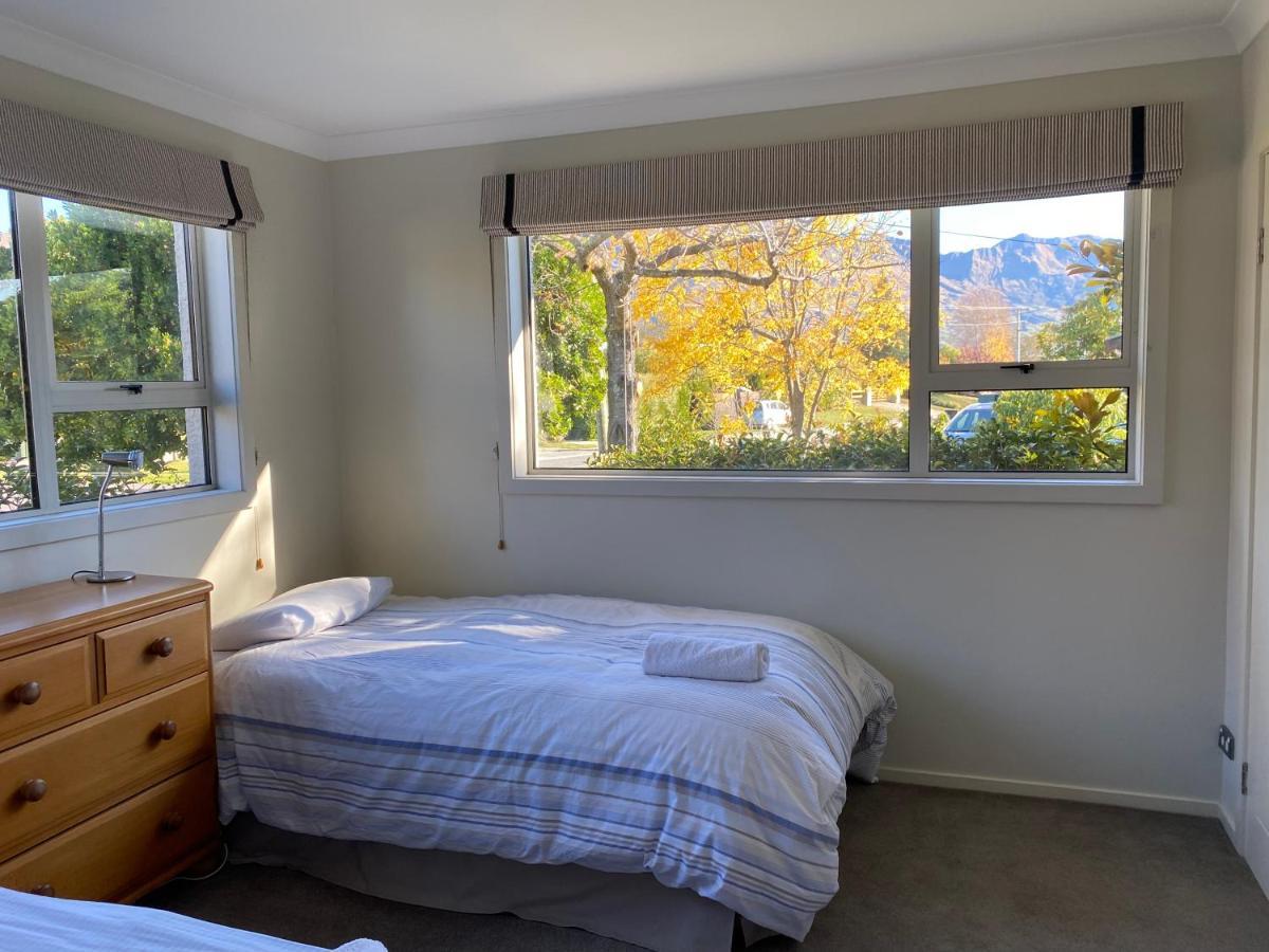 Amazing Aubrey, Walk To Bremner Bay Holiday home *