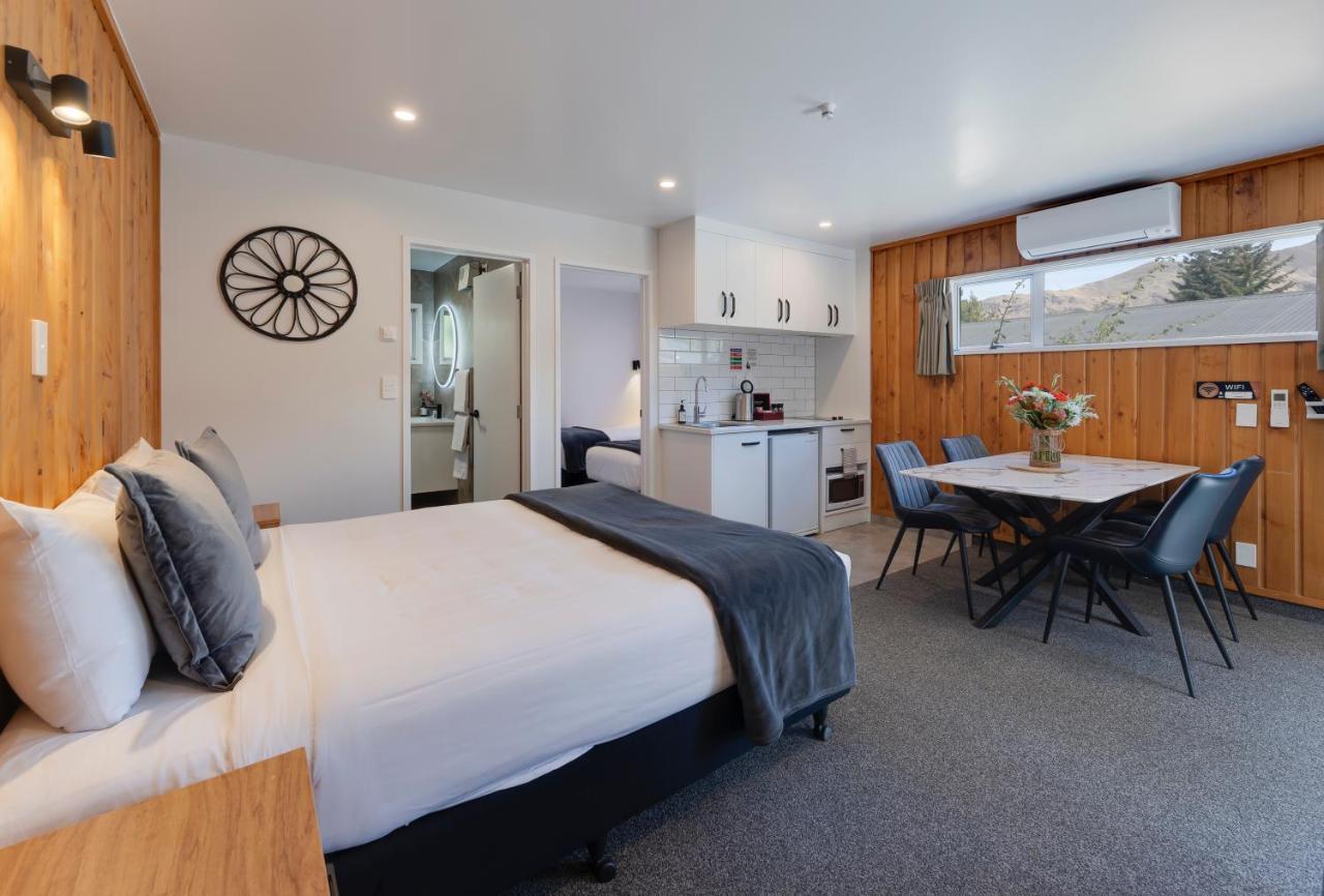 Motel Archway &