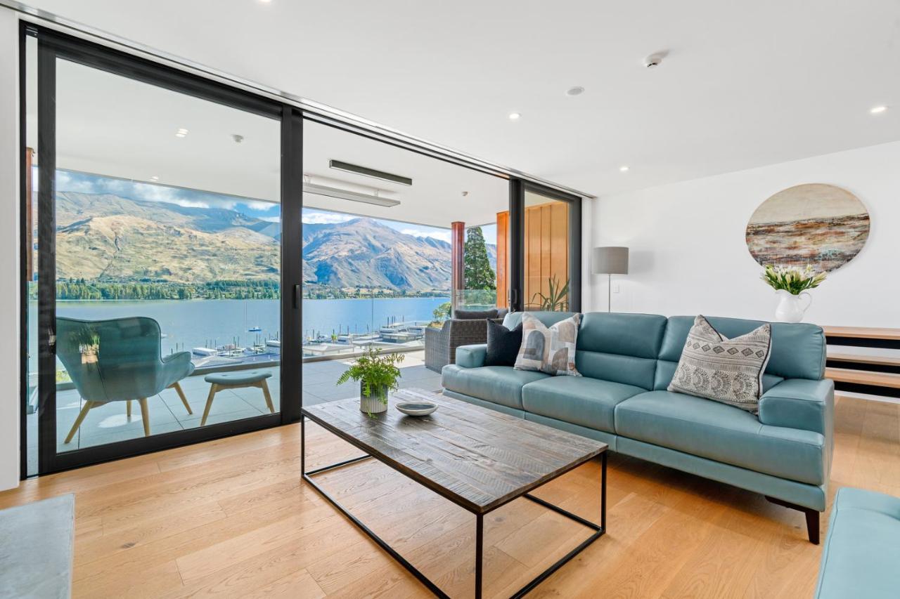 Luxurious Lakefront Penthouse * Wanaka
