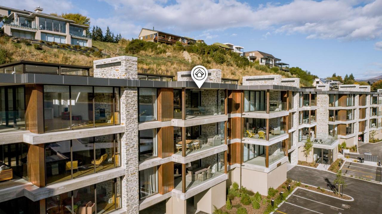 Luxurious Lakefront Penthouse Wanaka