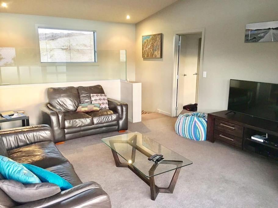 Stunning Bob Lee Place