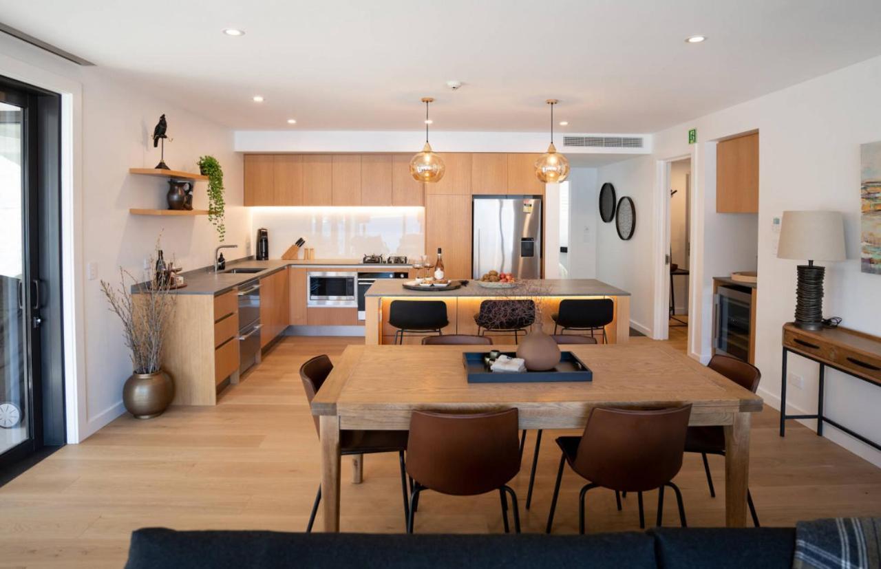 Apartment Genoa - Sleeps 6 - Lakefront