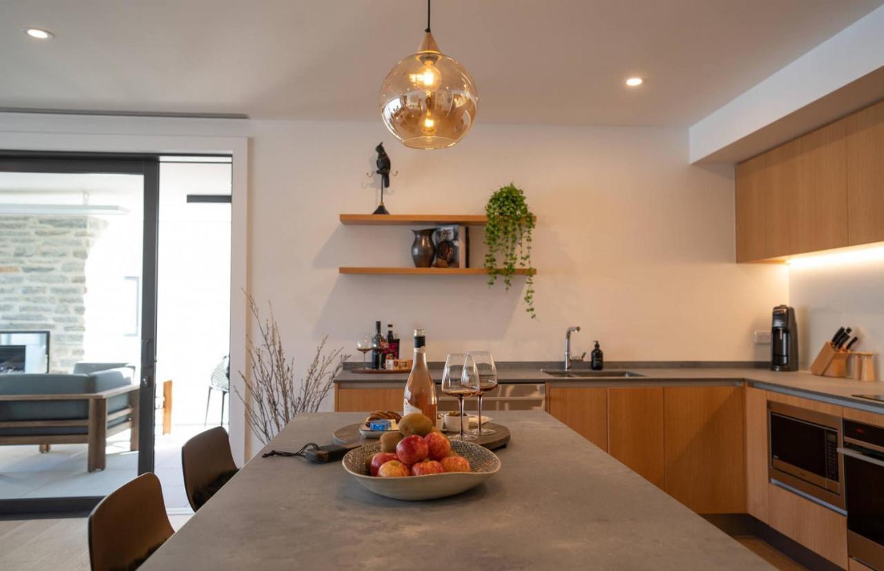 Genoa - Sleeps 6 - Lakefront Wanaka