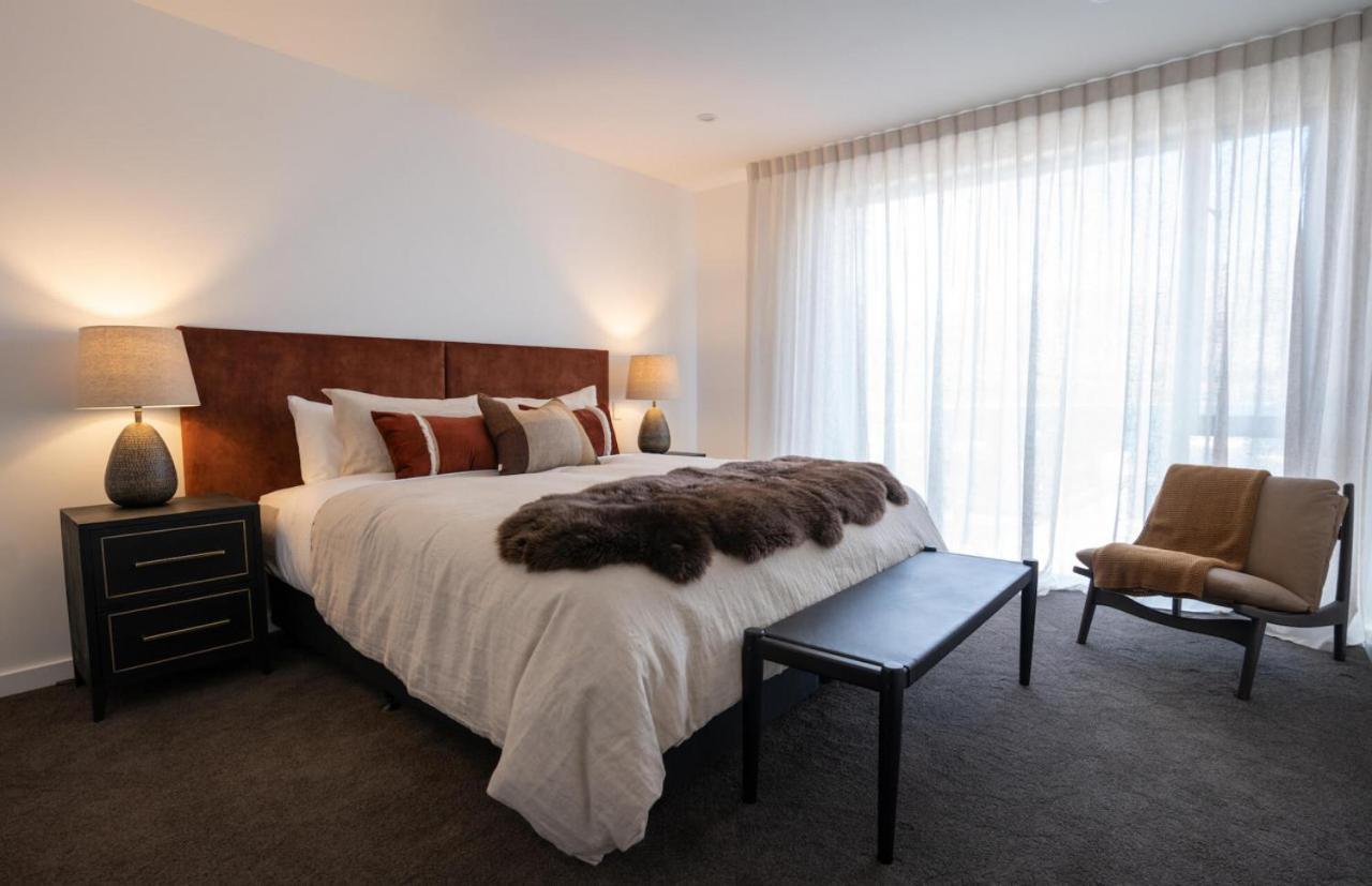 Genoa - Sleeps 6 - Lakefront Apartment Wanaka