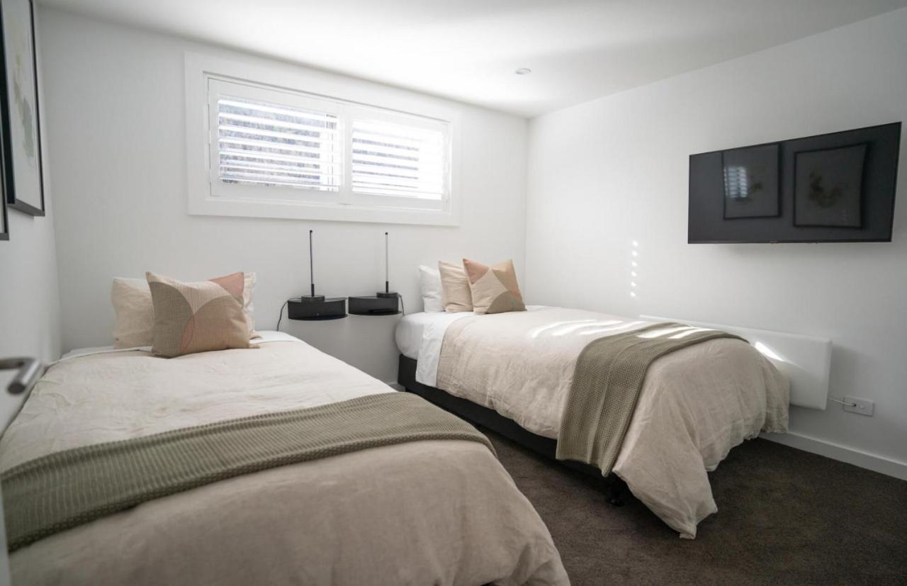 Genoa - Sleeps 6 - Lakefront Apartment Wanaka