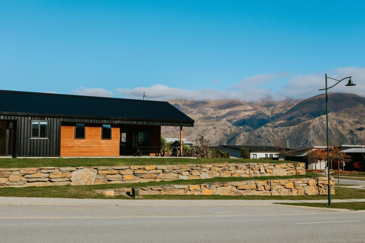 On The Rocks - Sleeps 8 - Family Friendly Wanaka
