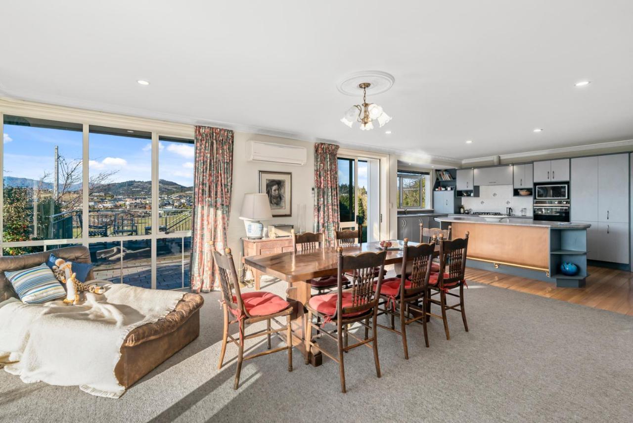 Holiday home Manuka Views - *