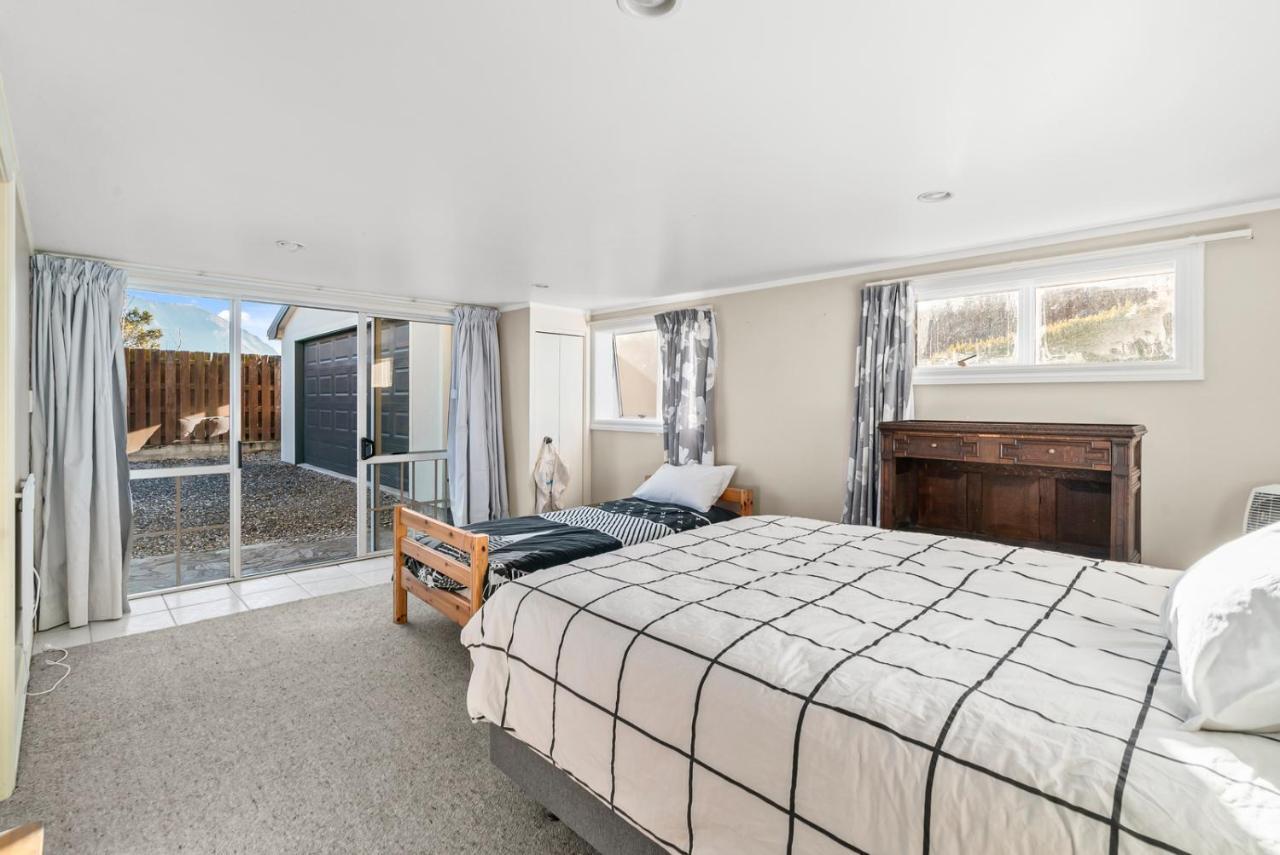 Manuka Views - *