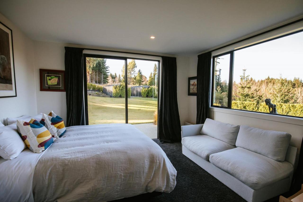Mt Roy Terrace - Sleeps 8 - Mountain Views - Artwork Collection Holiday home *