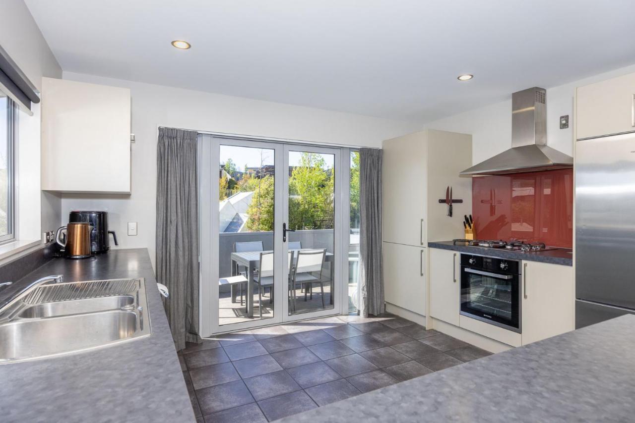 Views On King Holiday home Wanaka