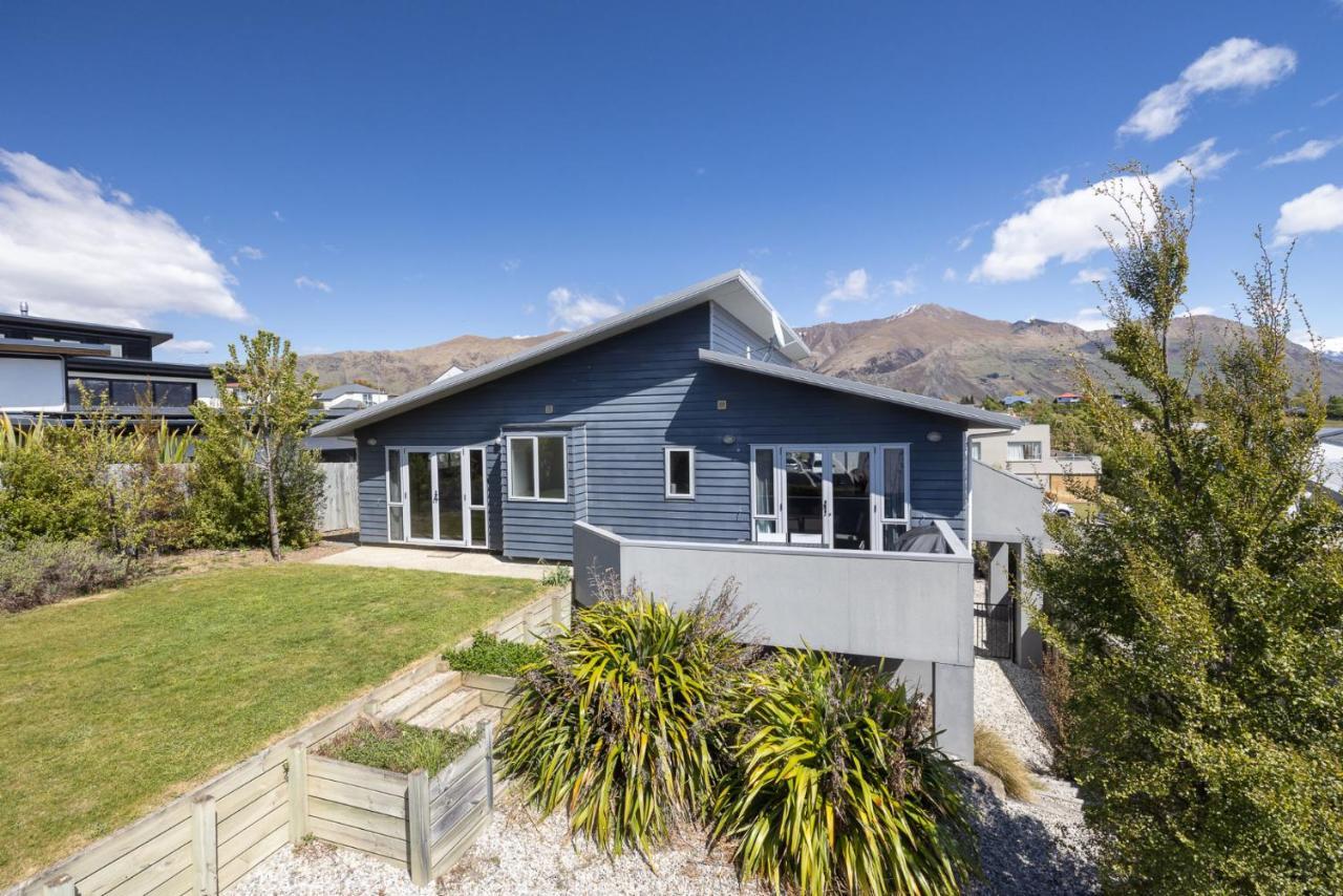 Views On King Holiday home Wanaka