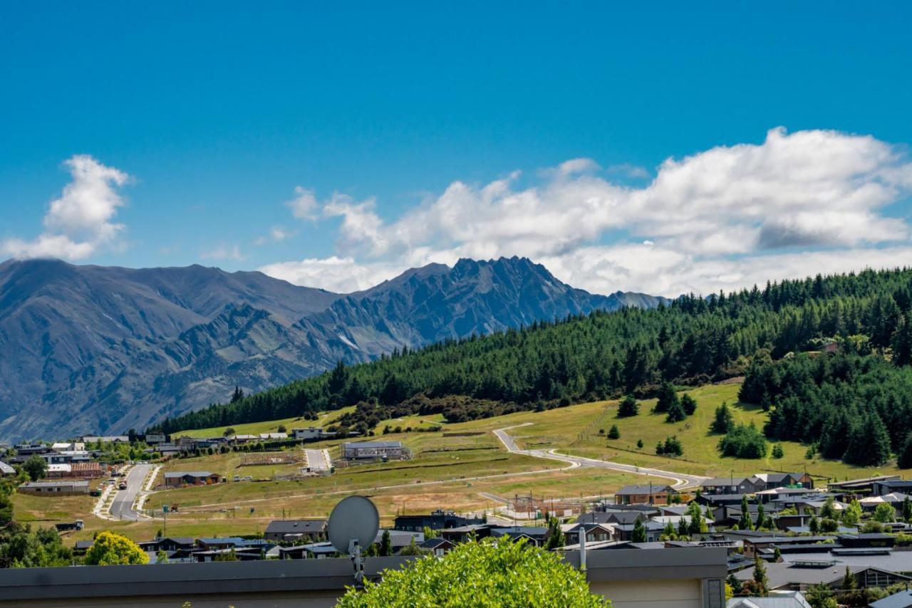 Views On Koru *