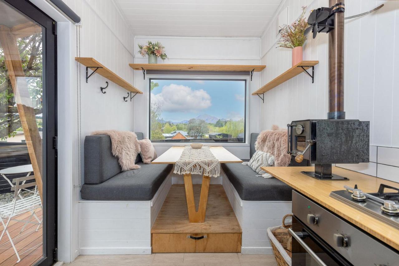 Tiny House With Mountain Views, Indoor And Outdoor Fire, Private Courtyard Garden * Wanaka