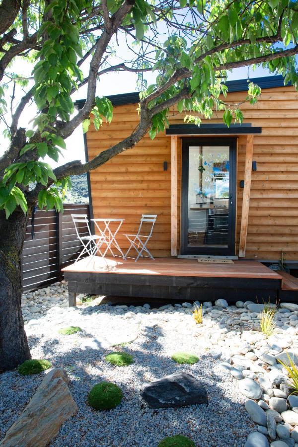 Tiny House With Mountain Views, Indoor And Outdoor Fire, Private Courtyard Garden *