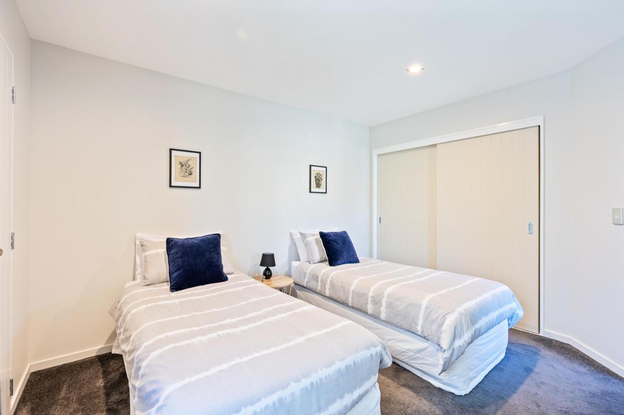 Ironside Lakeview Townhouse Holiday home Wanaka