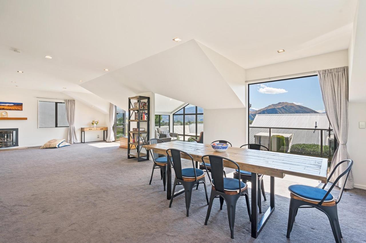 Ironside Lakeview Townhouse Holiday home Wanaka