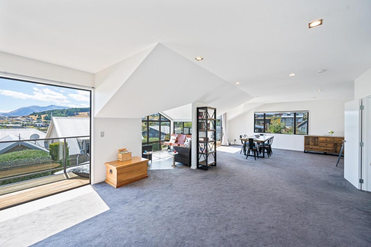 Ironside Lakeview Townhouse Wanaka