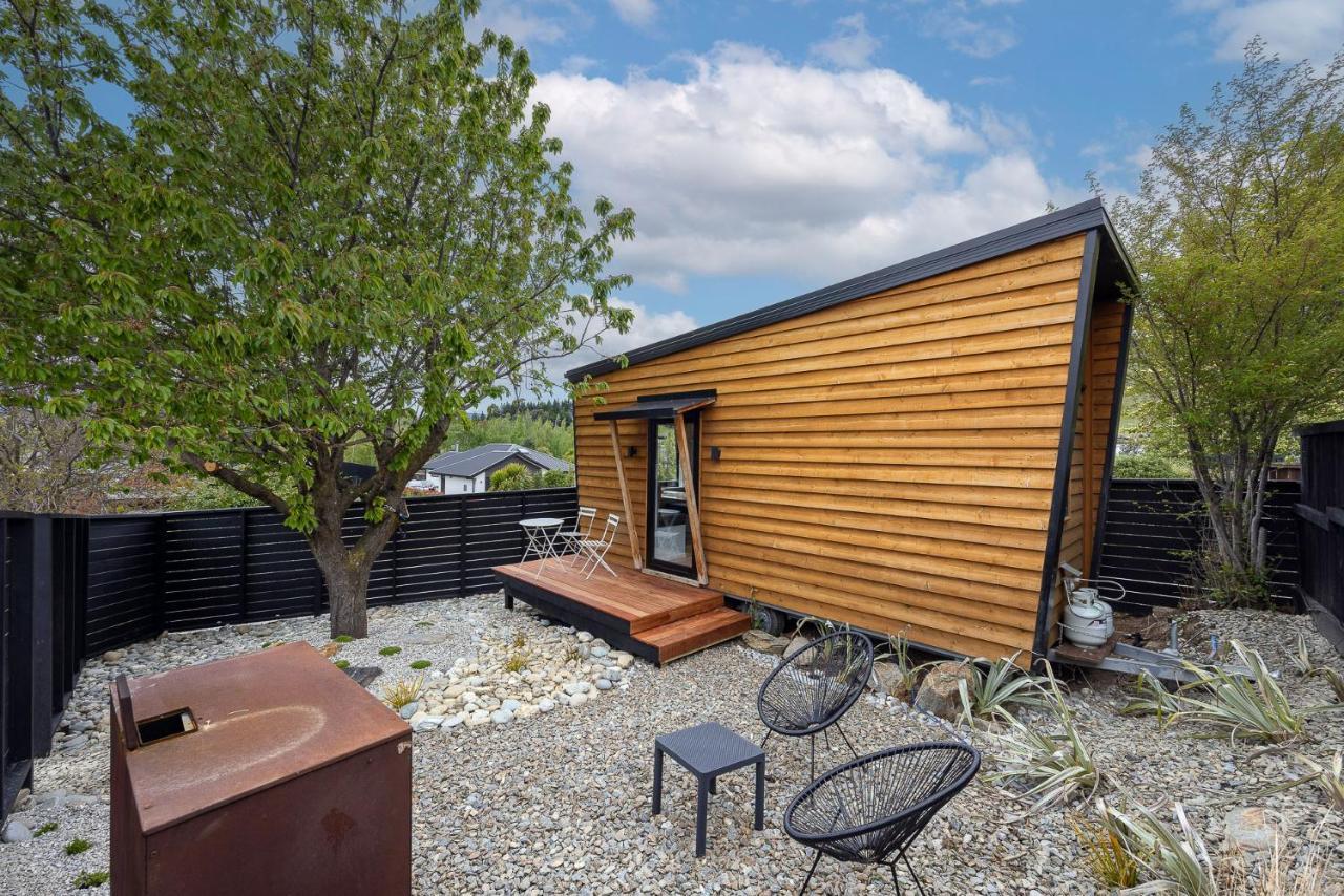 Tiny House With Mountain Views, Indoor And Outdoor Fire, Private Courtyard Garden *