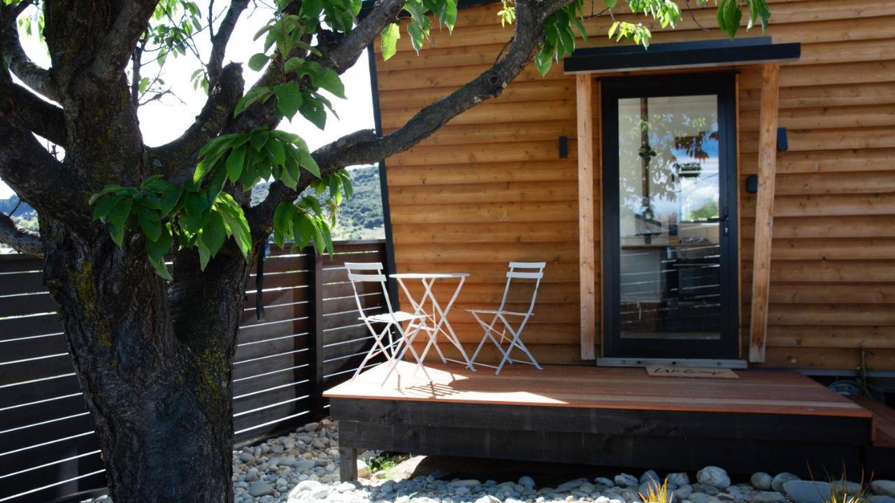 Tiny House With Mountain Views, Indoor And Outdoor Fire, Private Courtyard Garden Apartment