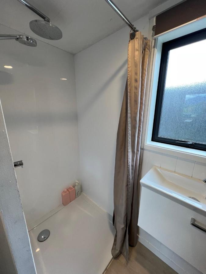 Apartment Tiny House With Mountain Views, Indoor And Outdoor Fire, Private Courtyard Garden