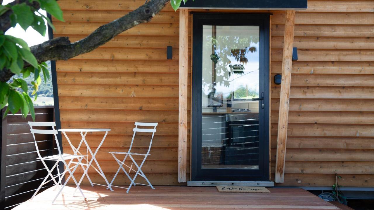 Tiny House With Mountain Views, Indoor And Outdoor Fire, Private Courtyard Garden Wanaka