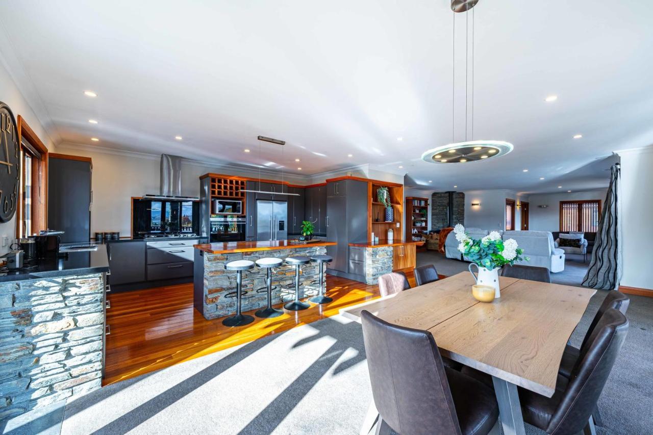 Lakeview In Holiday home *