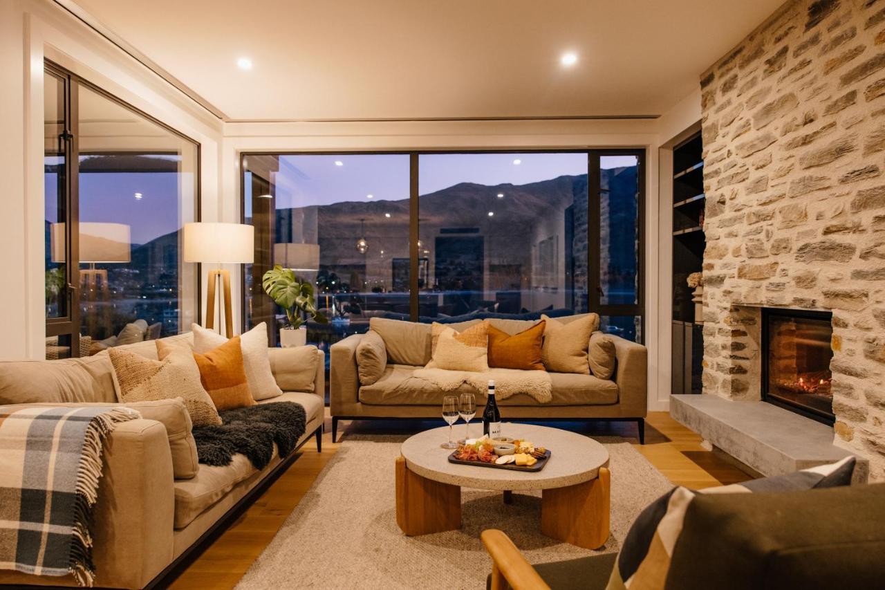 26 - Lakefront Location - Swimming Pool - - Gym *