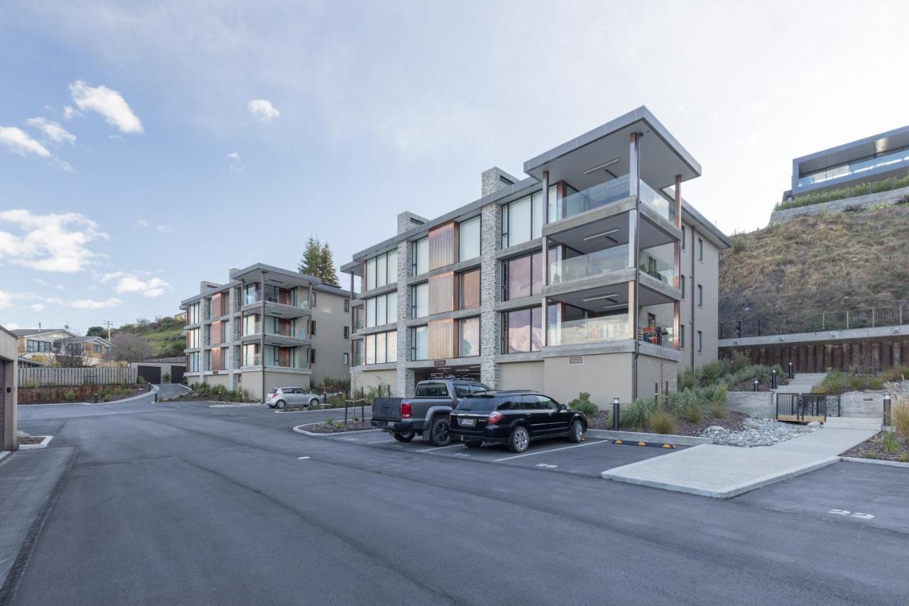 Apartment 26 - Lakefront Location - Swimming Pool - - Gym Wanaka