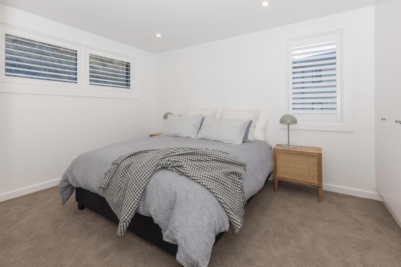 26 - Lakefront Location - Swimming Pool - - Gym Apartment