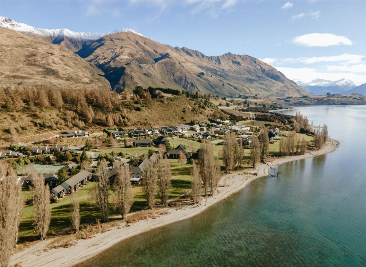 Edgewater Hotel 4*