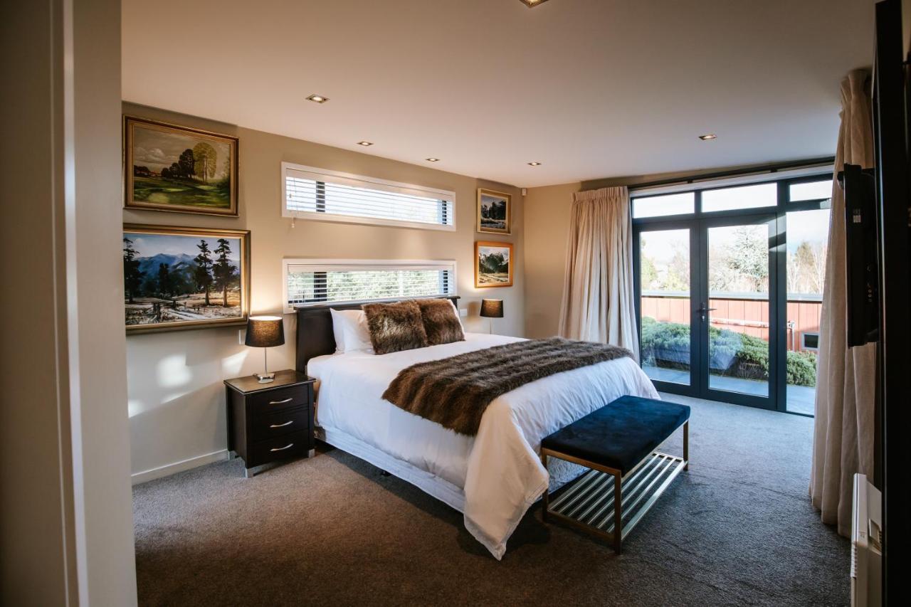 Mt Gold Retreat - Sleeps 8 - Pool - Tennis Court